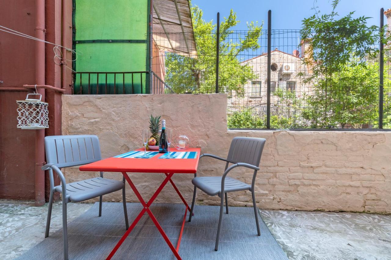 Snug Apartment With Private Courtyard M0270422677 Venedik Dış mekan fotoğraf