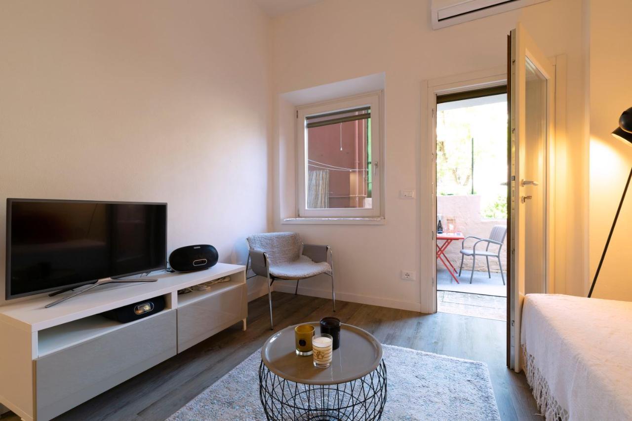 Snug Apartment With Private Courtyard M0270422677 Venedik Dış mekan fotoğraf